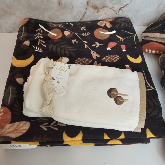 Envogue 4 piece Decorative Towel Set - Picture 12 of 16